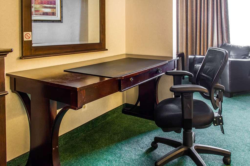 Clarion Hotel Philadelphia International Airport Эссингтон Номер фото